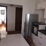 Tranquil Urban Escape شقة