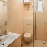 شقة Tranquil Urban Escape سبليت