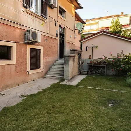 Tranquil Urban Escape Apartment *