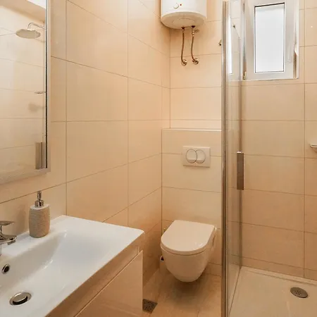 아파트 Tranquil Urban Escape 스플리트